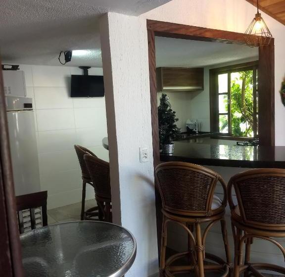 بنسيون Suítes Itaigara A 80 Metros Da Praia Do Mariscal