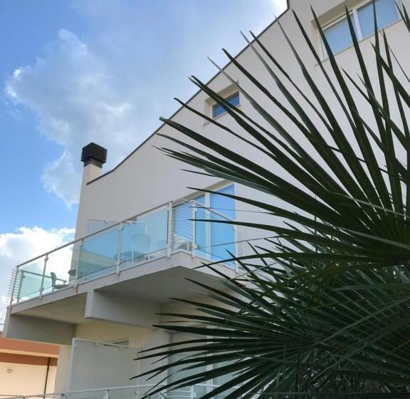 Path House   Etna & Sea View