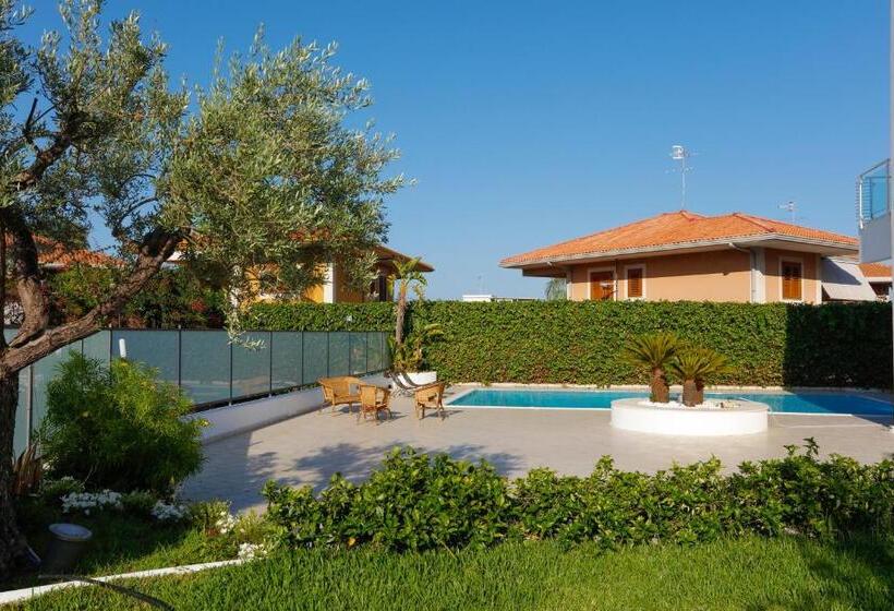 Path House   Etna & Sea View