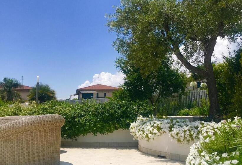 Path House   Etna & Sea View