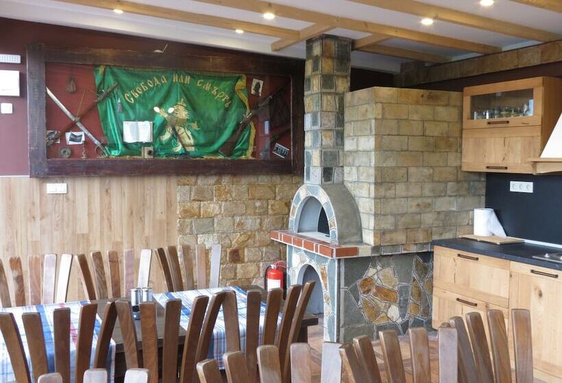 پانسیون Aurora Guest House