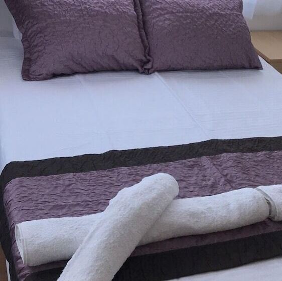 پانسیون Aurora Guest House