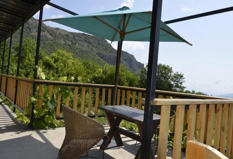 پانسیون Wings Of Tatev Private Villa