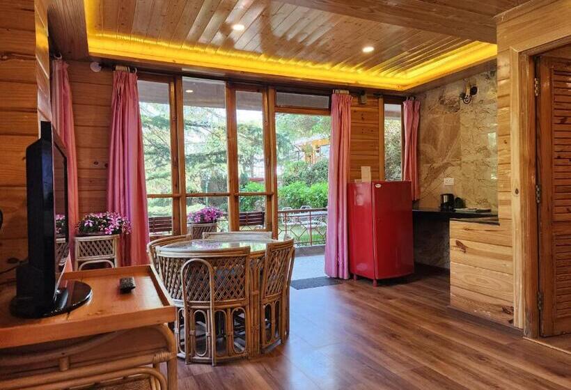 منتجع The Chalets Naldehra