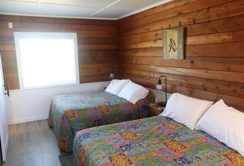 The Lowtide Motel
