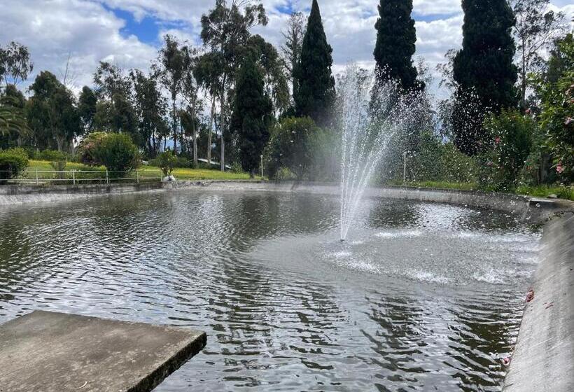 Quito Airport Suites Hotel