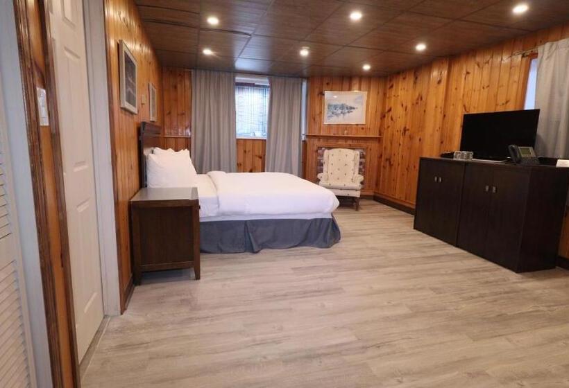 Общежитие Algonquin Lakeside Inn
