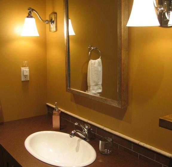 پانسیون Fitzhugh House Guest Accomodation