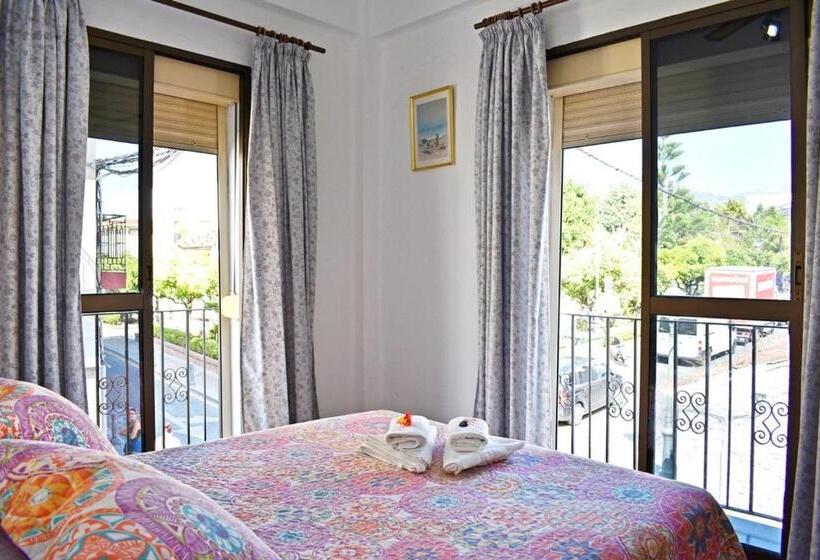 פנסיון Hostal Sol Y Mar