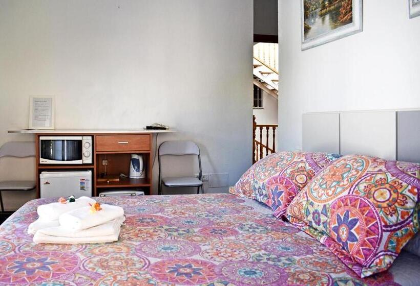 פנסיון Hostal Sol Y Mar