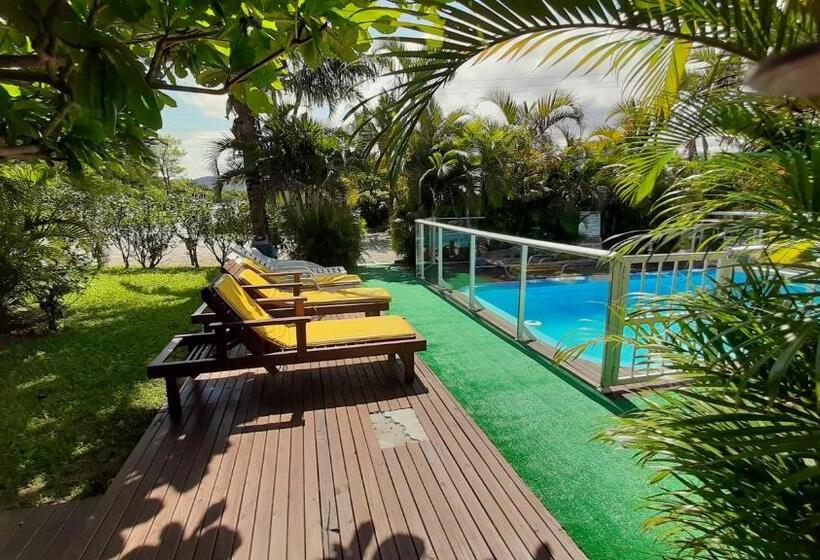 پانسیون Pousada Palhocinha Garopaba