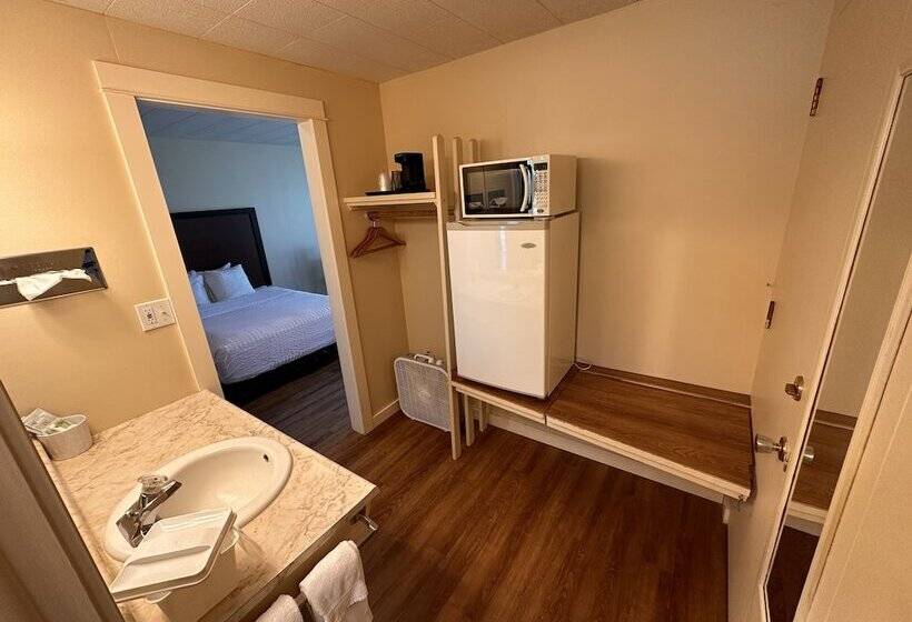 Astoria Crest Motel