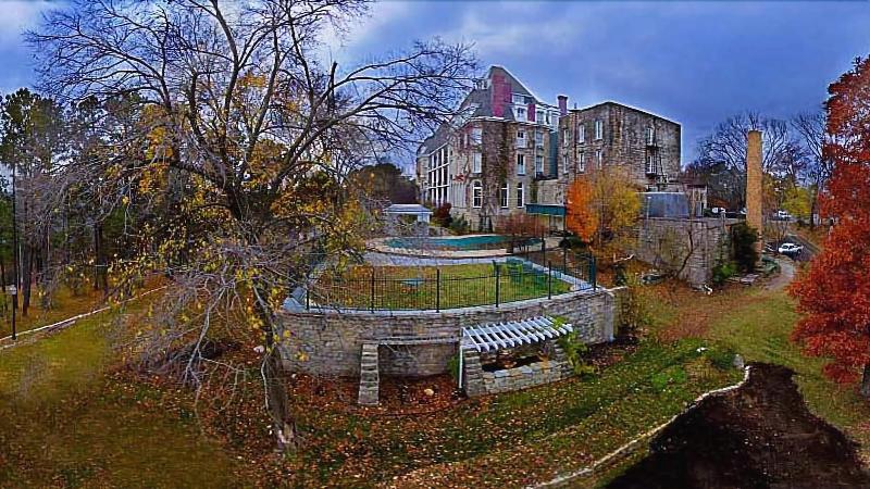 1886 Crescent Hotel And Spa