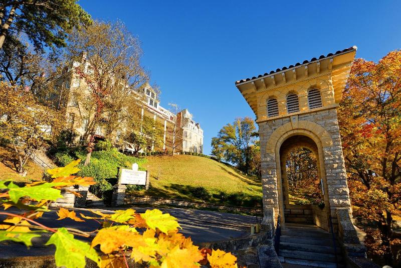 1886 Crescent Hotel And Spa