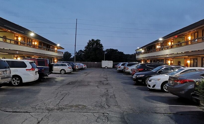 فندق American Value Inn