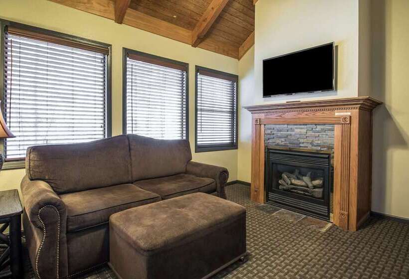 בית מלון כפרי Bluegreen Christmas Mountain Village, An Ascend Resort