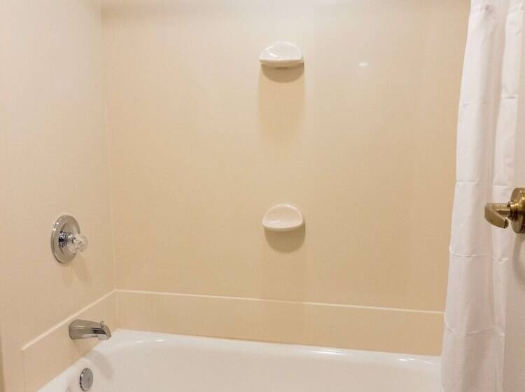 هتل Cherry Valley