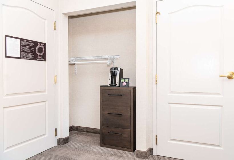 هتل Cherry Valley