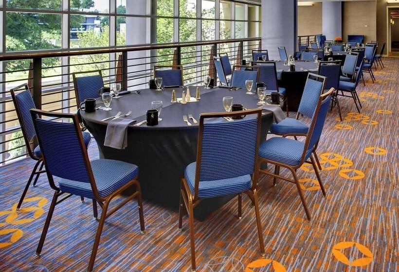 هتل Courtyard By Marriott Atlanta Buckhead