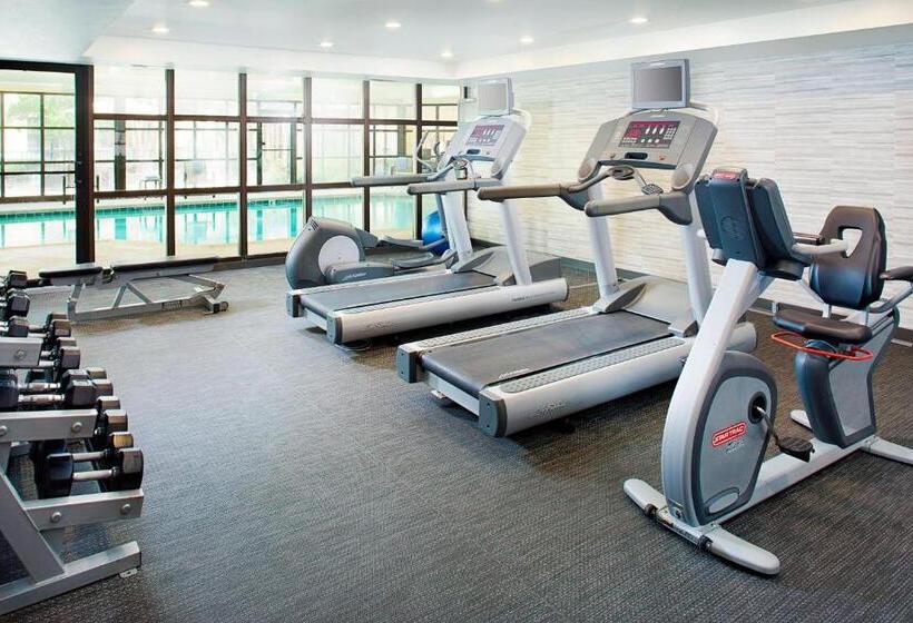 هتل Courtyard By Marriott Ann Arbor