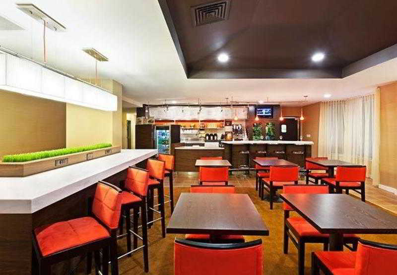 هتل Courtyard By Marriott Austin The Domain Area