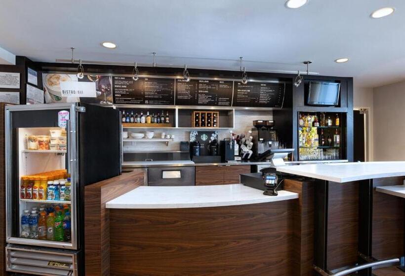 هتل Courtyard By Marriott Austin The Domain Area