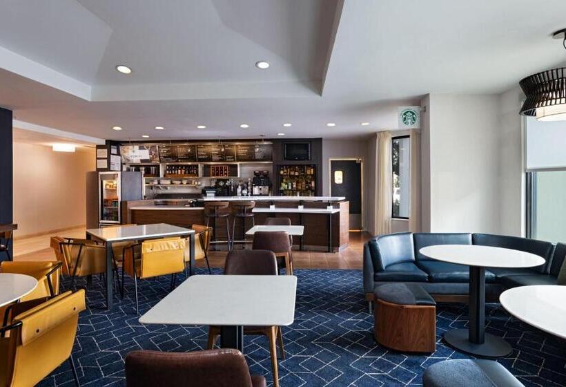 هتل Courtyard By Marriott Austin The Domain Area
