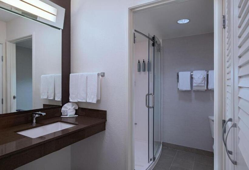 هتل Courtyard By Marriott Austin The Domain Area
