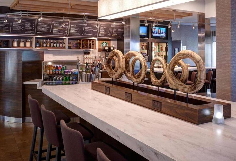 فندق Courtyard Des Moines West/clive