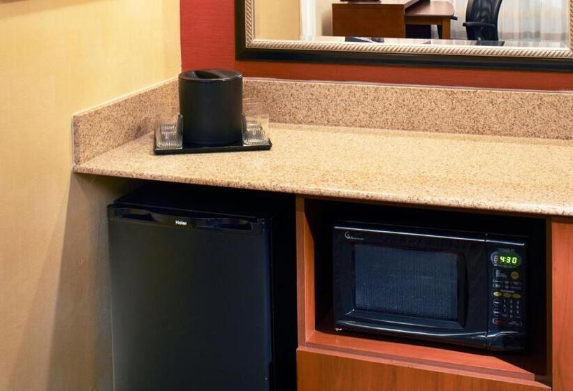 فندق Courtyard Des Moines West/clive