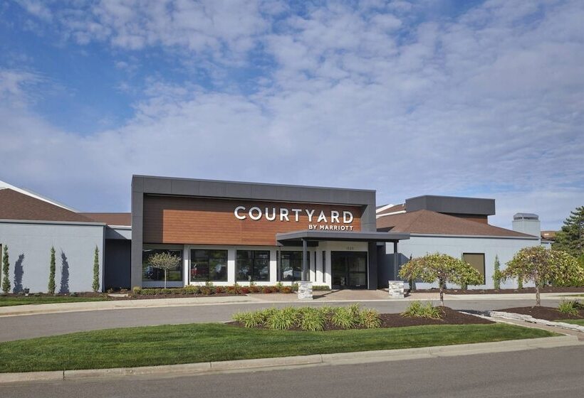 בית מלון כפרי Courtyard By Marriott Detroit Troy