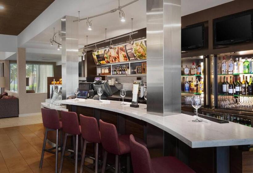 فندق Courtyard By Marriott Fishkill