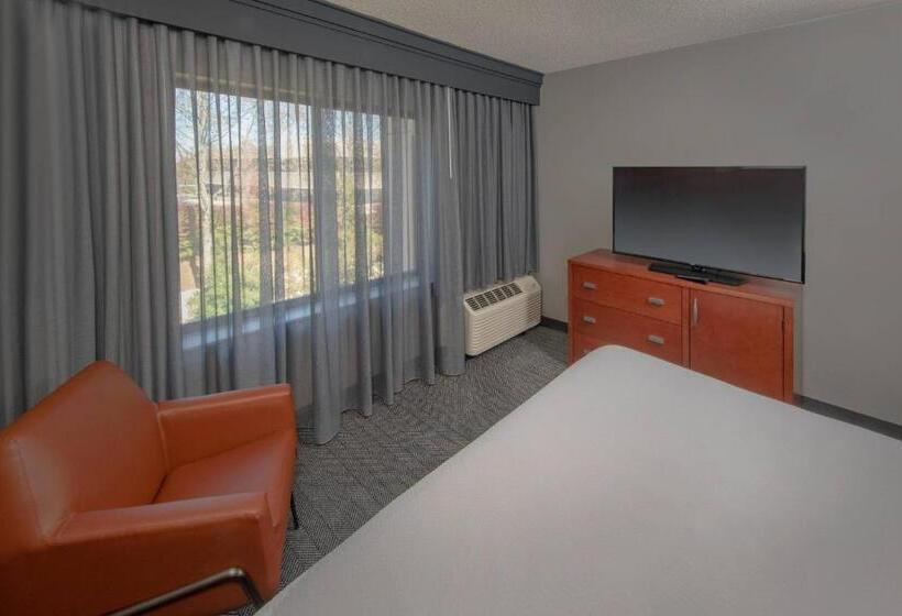 فندق Courtyard By Marriott Frederick