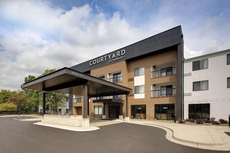 هتل Courtyard Grand Rapids Airport