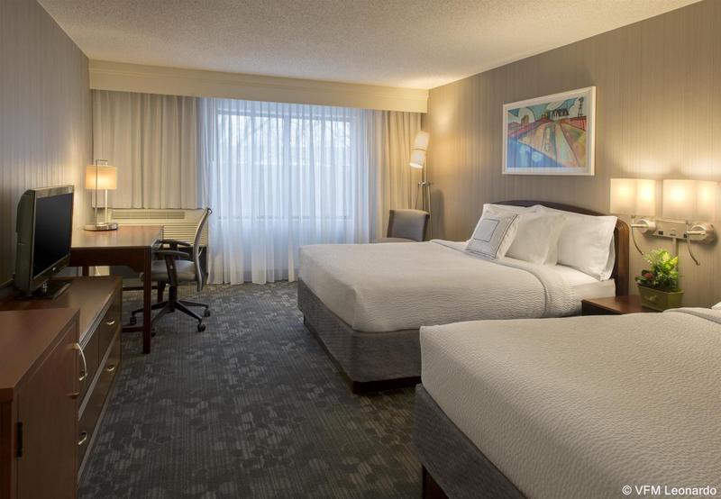 هتل Courtyard Grand Rapids Airport