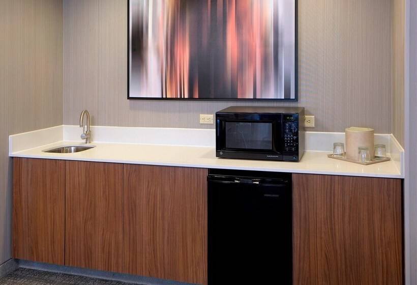 فندق Courtyard By Marriott Kokomo