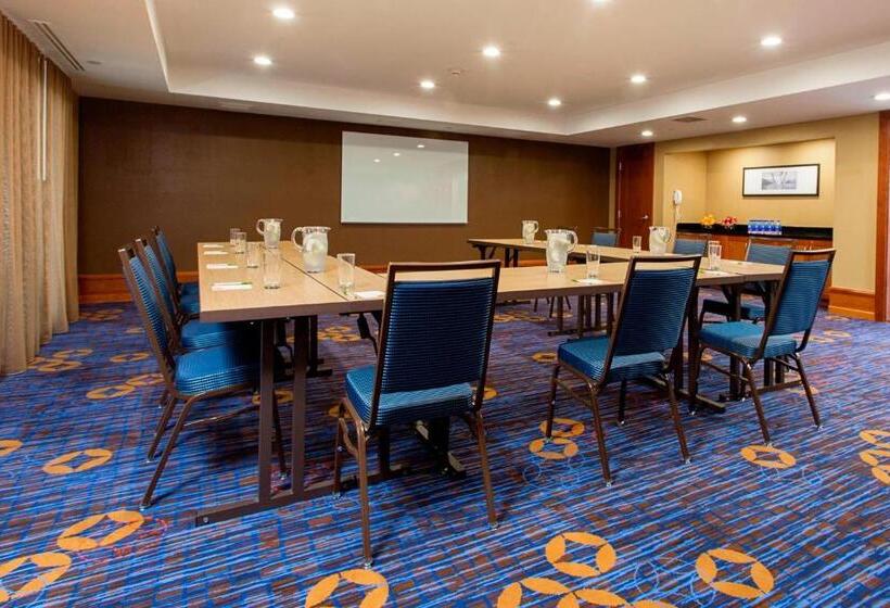 هتل Courtyard Rochester Brighton