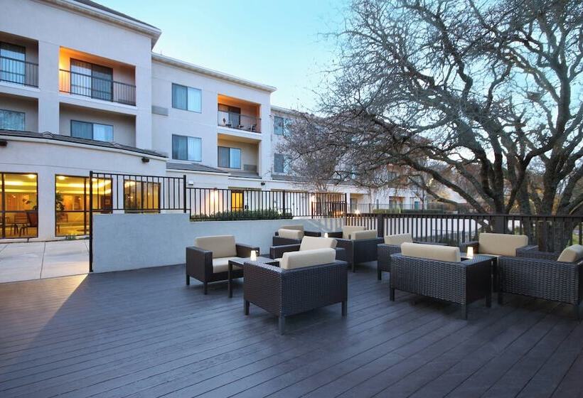 호텔 Courtyard By Marriott Roseville