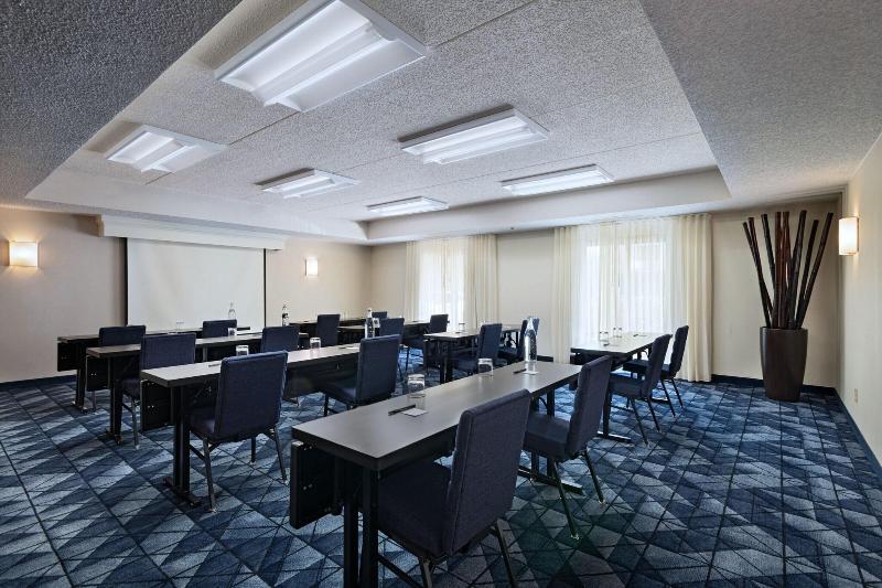 בית מלון כפרי Courtyard By Marriott San Antonio Downtown