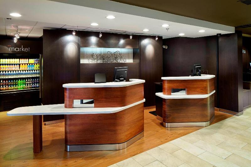 호텔 Courtyard By Marriott State College