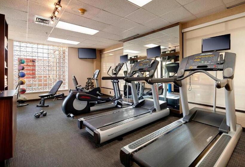 호텔 Courtyard By Marriott State College