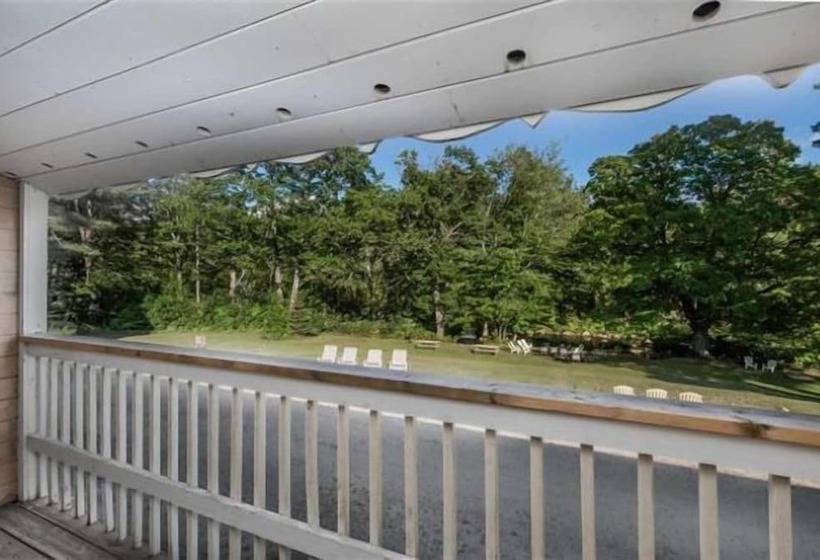 فندق Covered Bridge Riverview Lodge