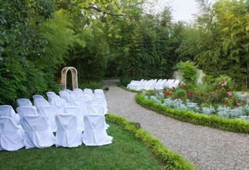 בית מלון כפרי The Crystal River Inn