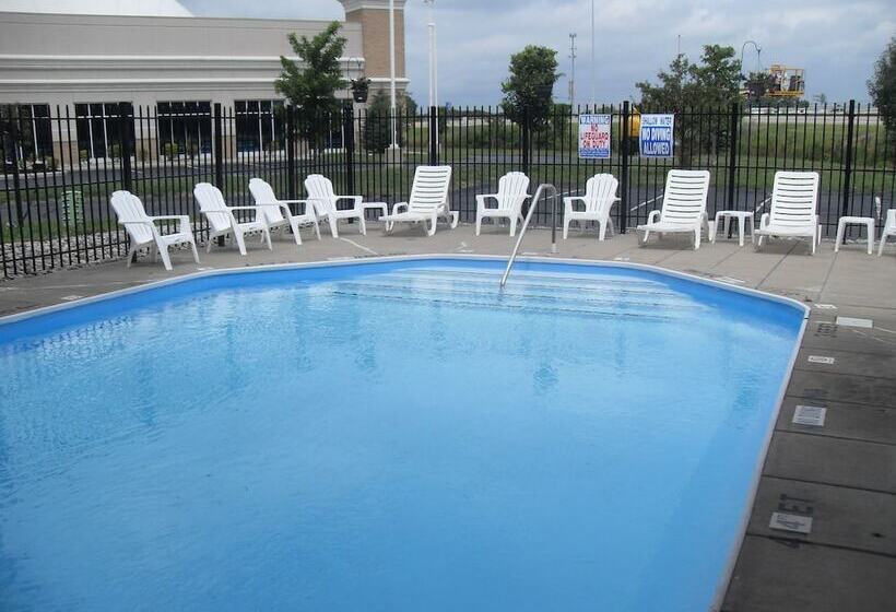 호텔 Days Inn By Wyndham Maumee/toledo