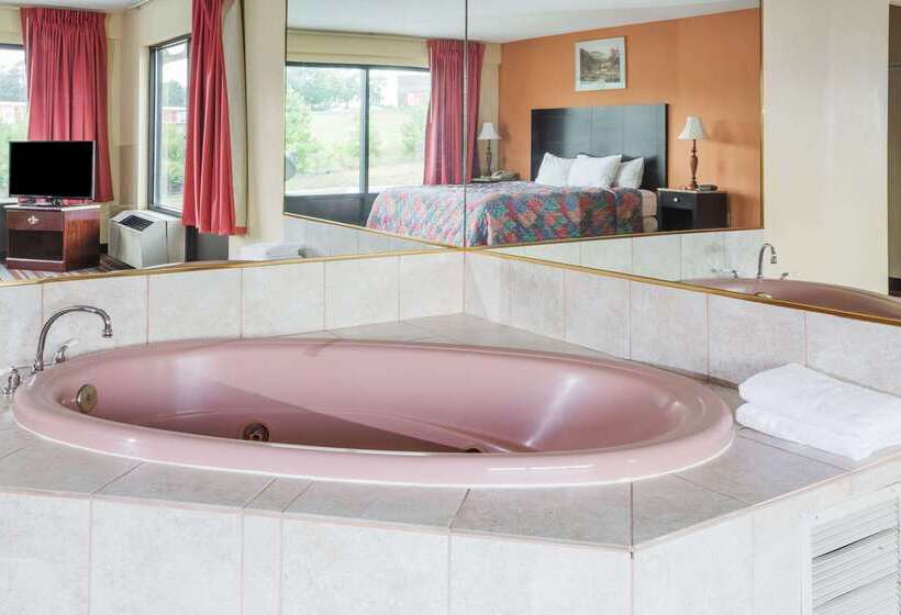 酒店 Days Inn By Wyndham Sanford