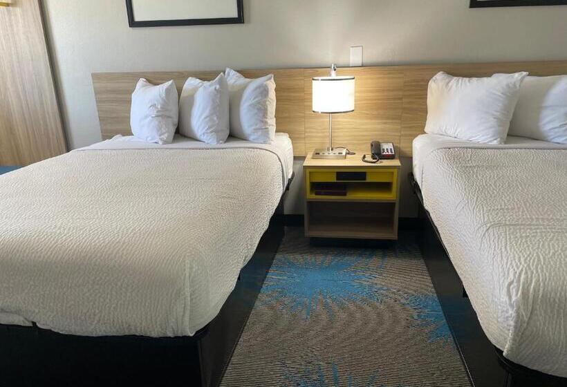 هتل Days Inn By Wyndham Temple