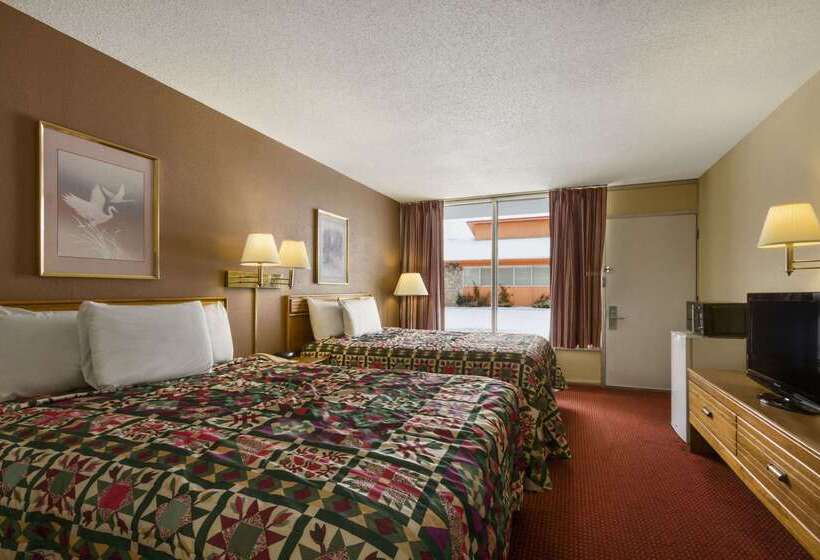 호텔 Days Inn By Wyndham White House