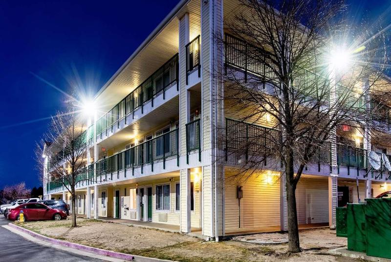 酒店 Hometowne Studios By Red Roof Colorado Springs Airport