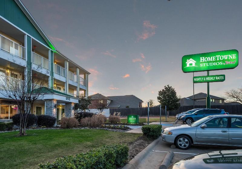 בית מלון כפרי Hometowne Studios By Red Roof Dallas   Irving