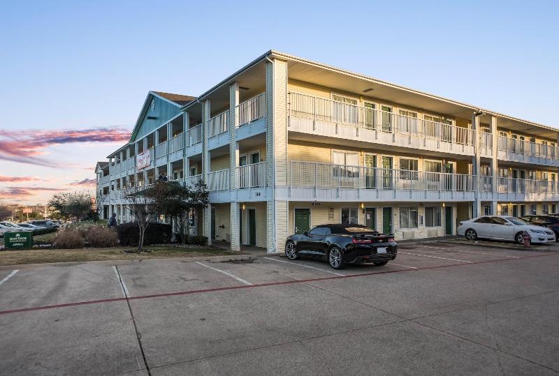 בית מלון כפרי Hometowne Studios By Red Roof Dallas   Irving